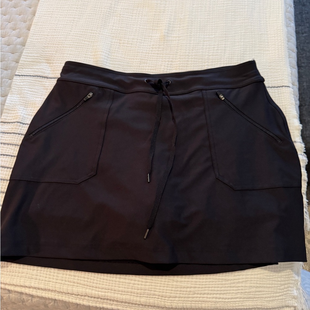 Tek Gear Black Mini Skirt with Drawstring and integrated shorts.